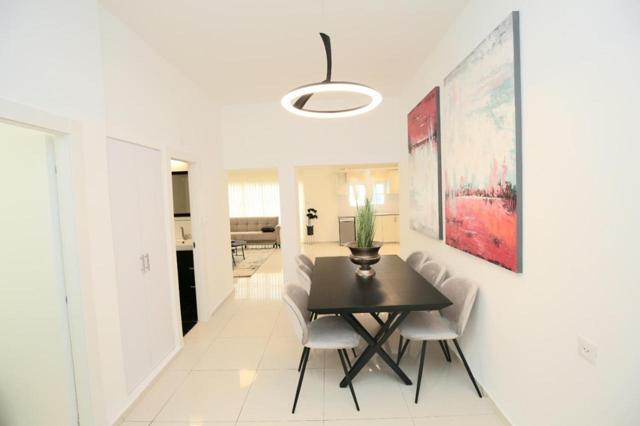 City Center Luxury Apartment In Netanja Exterior foto